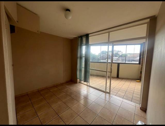 2 BEDROOM APARTMENT FOR SALE IN SILVERTON